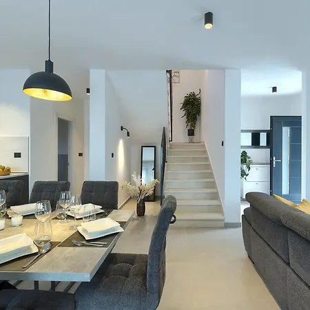 بيت للعطل Cherry House